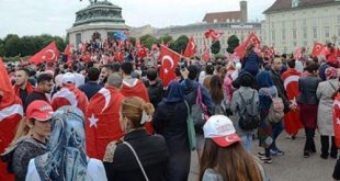 ARAŞTIRDIM VE GERÇEĞİ BULDUM. HOLLANDA’DAKİ TÜRK SAYISI: RESMİ 549.431, GAYRIRESMİ:700.000